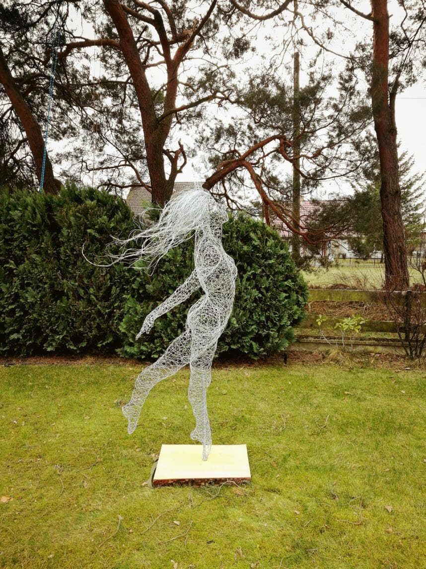 Ballet Dancer (Ethereal Wire Lifesize Sculpture) - Image 4